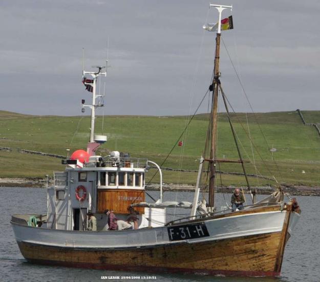 M/K Straumingen. Fra Shetland under Strumingens bes�k i Lerwick p� tur til Brest sommeren 2008 (Foto: Ian Leask)